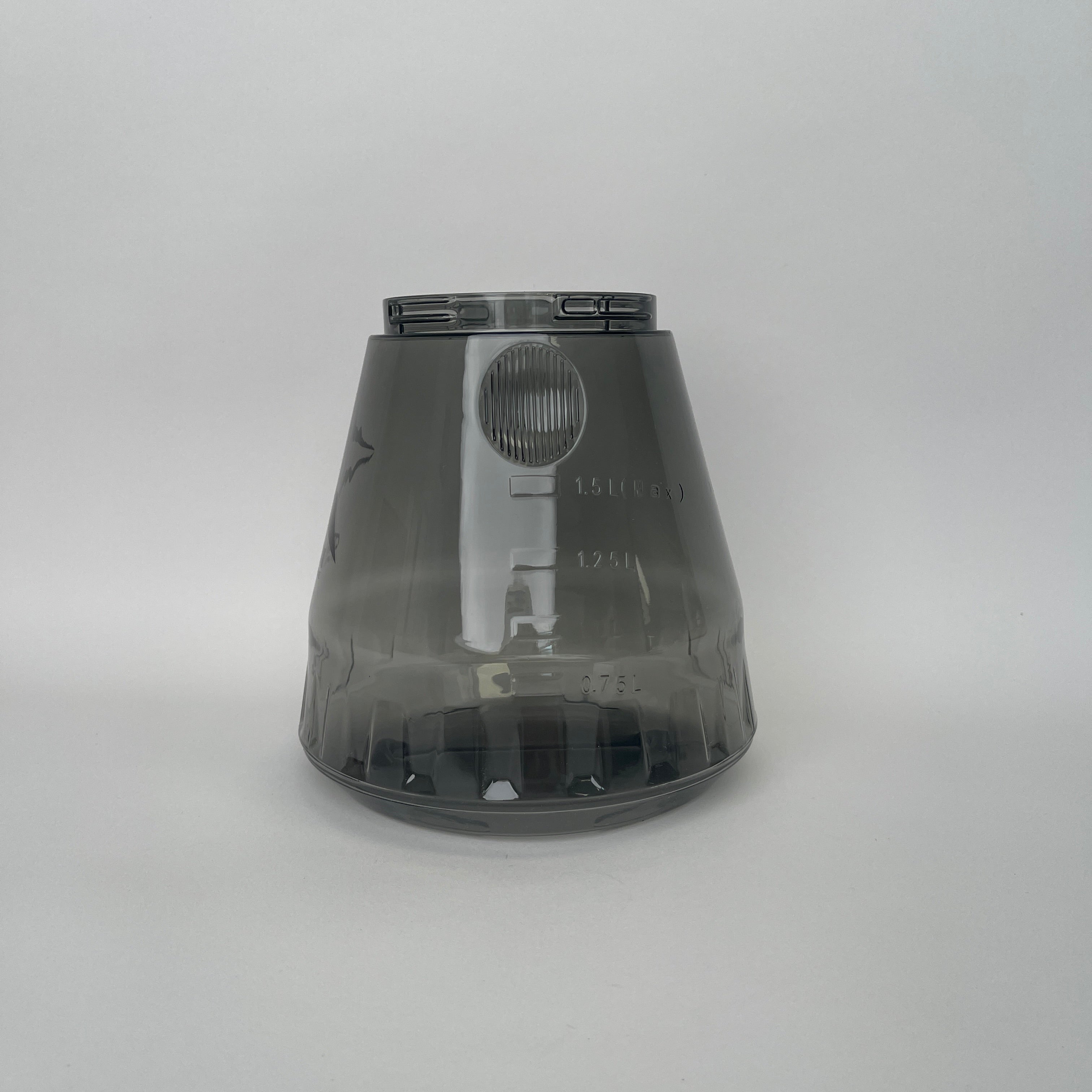 Carton EP.02 PVC replacement bottle 1.5L — angle view