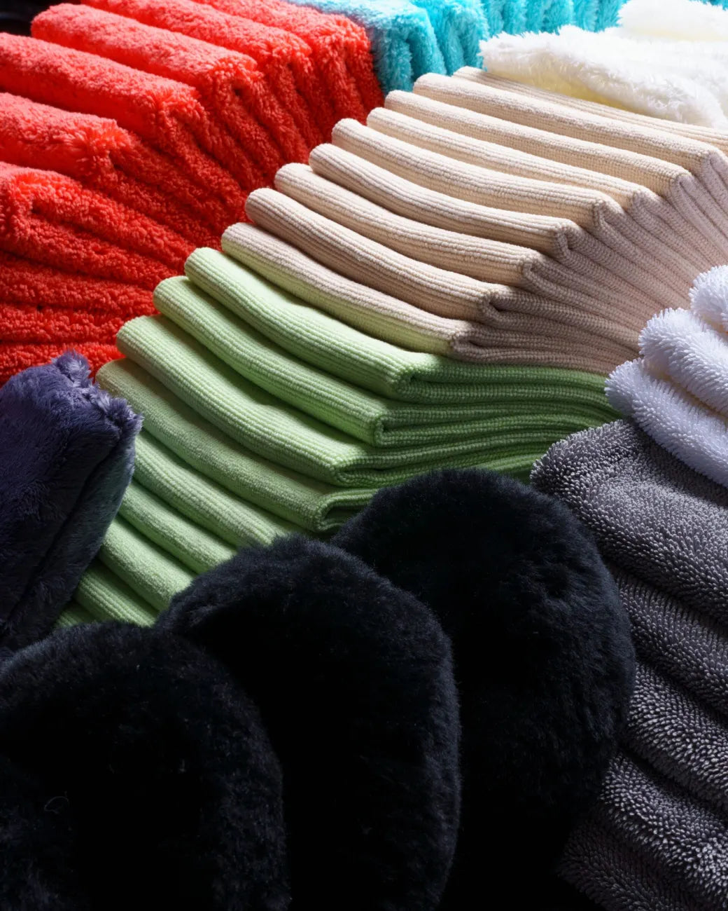 Yum Cars Microfibre Package contents