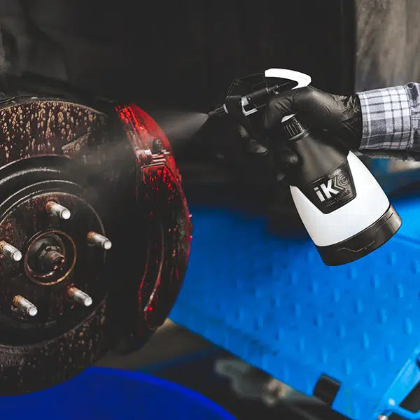 iK TR Mini 360 spraying a wheel