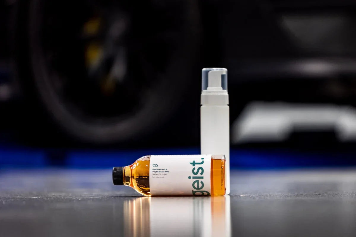 Geist Rapid Leather & Vinyl Cleaner PRO Strong 500 ml / 16.75 fl.oz with foam bottle - Alpha Details