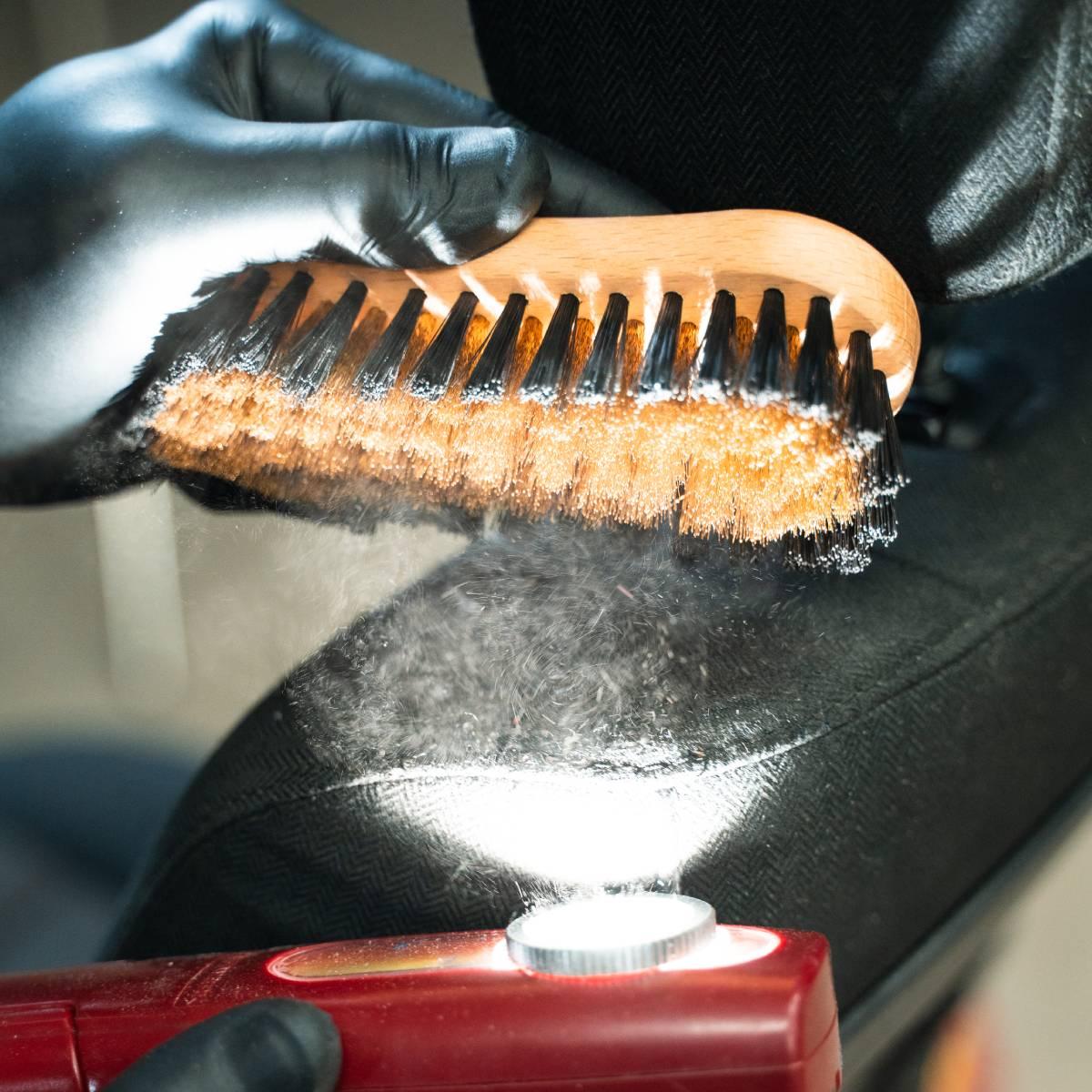 Labocosmetica FABRIC SEAT BRUSH - Alpha Details