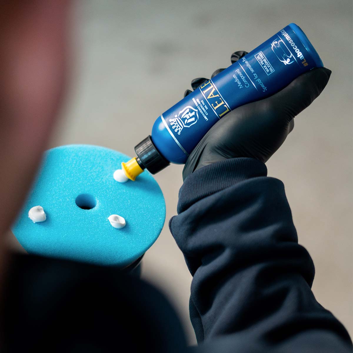 Labocosmetica LEALE | Medium Cut Compound - Alpha Details