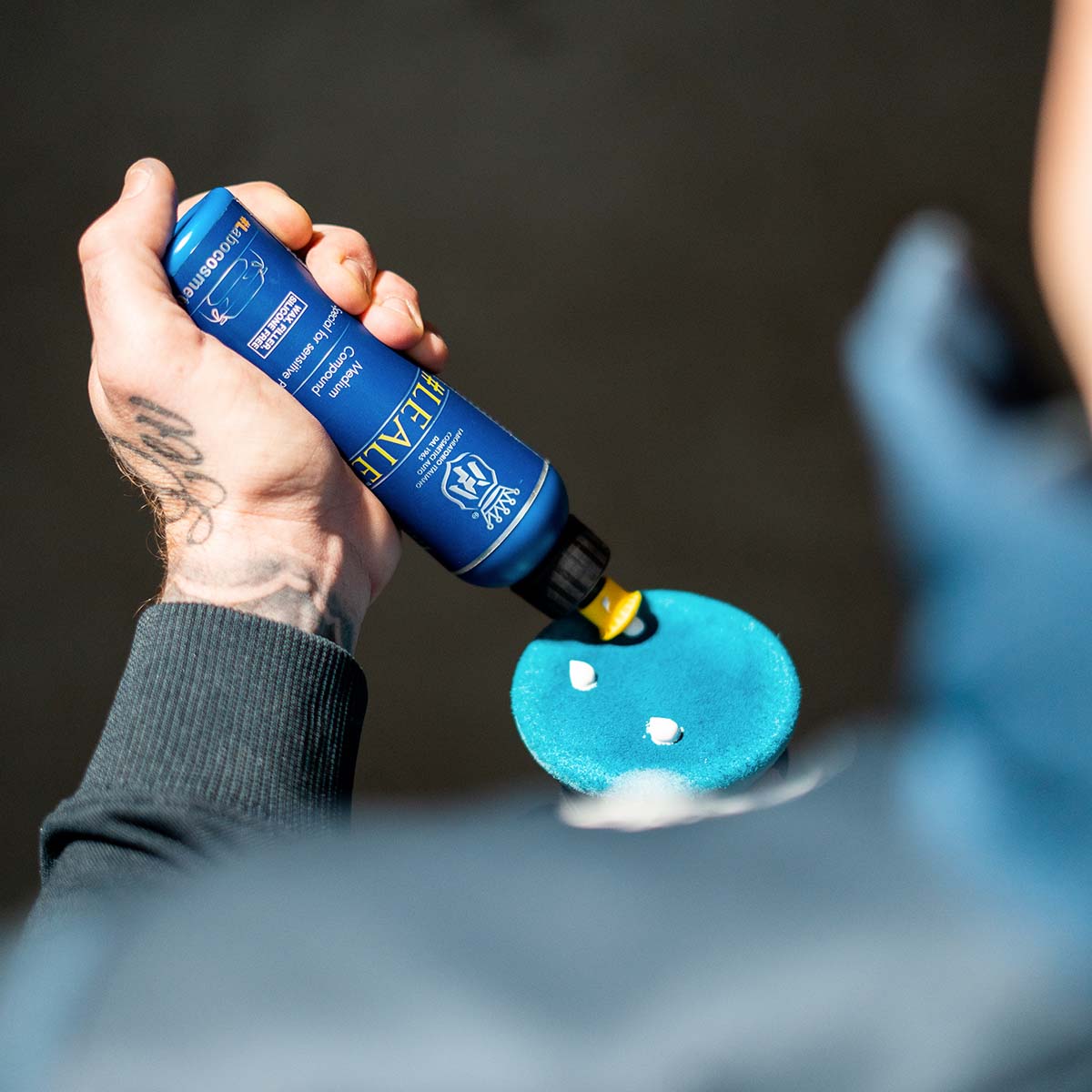 Labocosmetica LEALE | Medium Cut Compound - Alpha Details