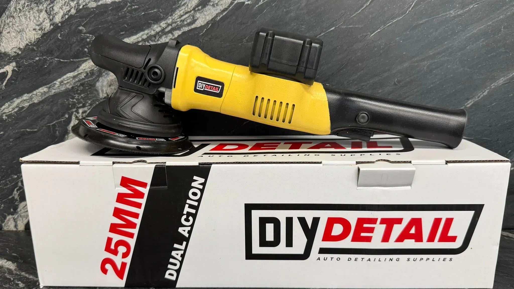 DIY DETAIL Correction Pro Cord-Free Dual Action Polishing Machine - Alpha Details