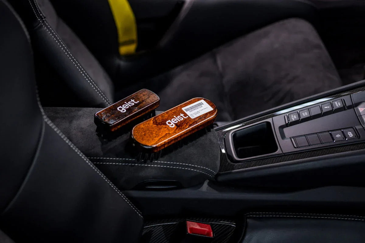 Geist Leather Cleaning Brush - Alpha Details